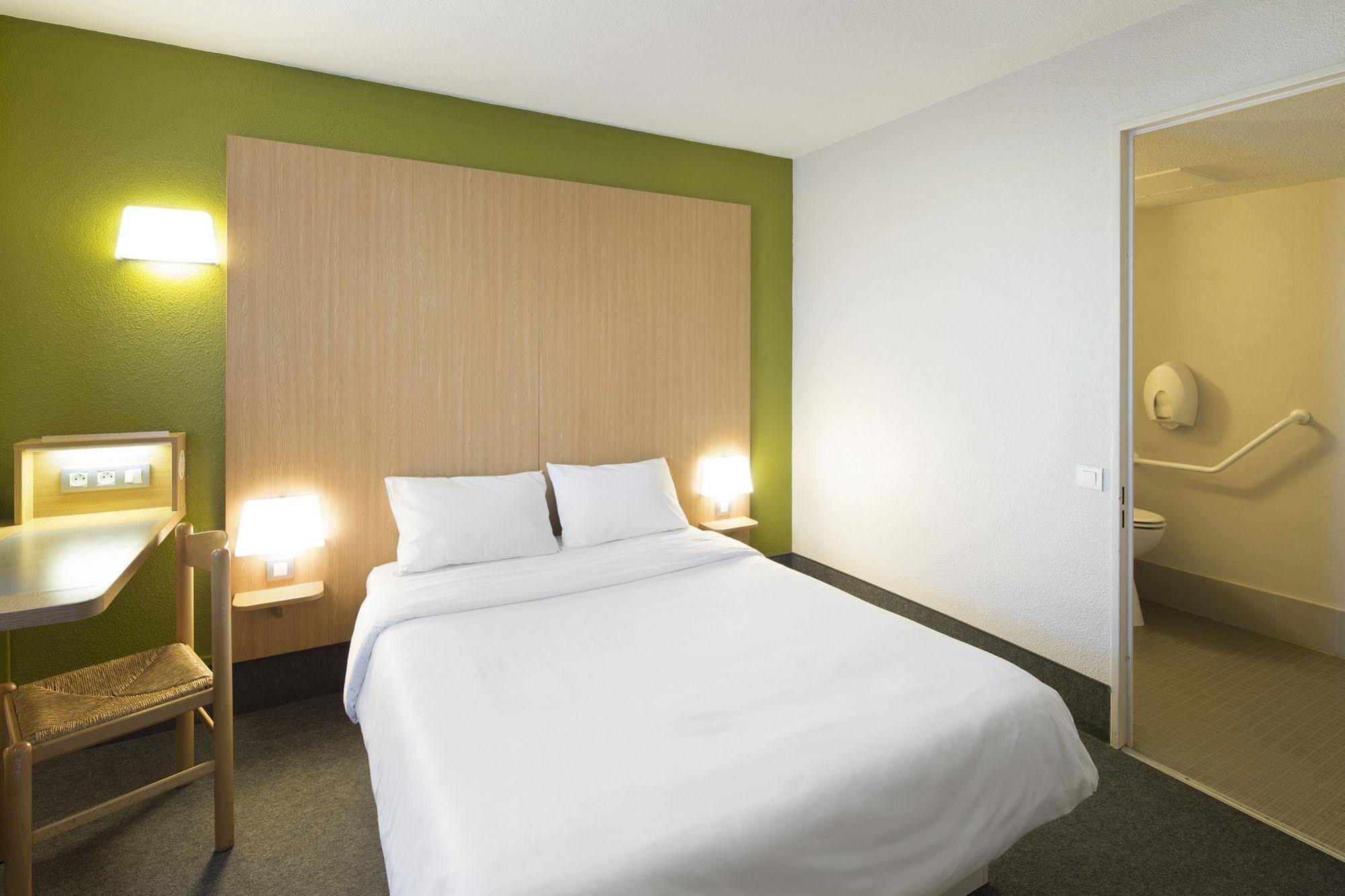 บีแอนด์บี โฮเทล ปารีส รัวซี สนามบินชาร์ลเดอโกล Hotel ภายนอก รูปภาพ